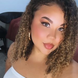 Meet your Posher, Alexandria